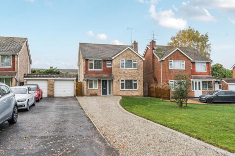 Manor Park Drive, Yateley, Hampshire