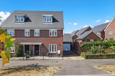 Foxglove Drive, Crawley, West Sussex, RH10