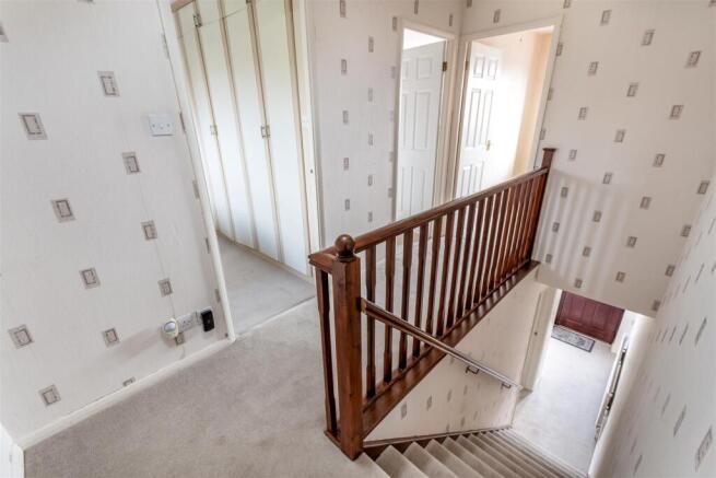 4 bed Detached for sale Image 12