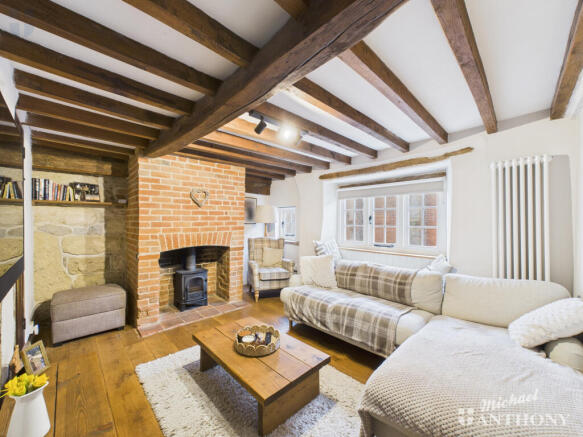 CAM03218G0-PR0891-STILL025