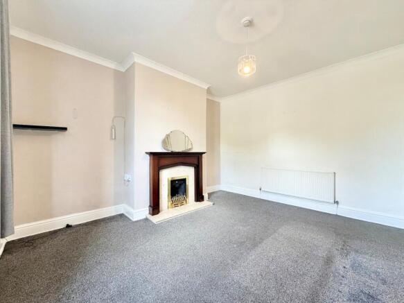3 bed Terraced to rent Image 6