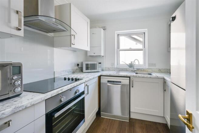 FLAT 4, 18 TOWER ROAD - (15).jpg