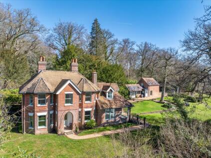 Copyhold Lane, Haslemere, West Sussex GU27