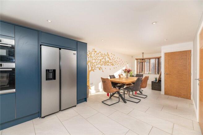 5 bed Detached for sale Image 5
