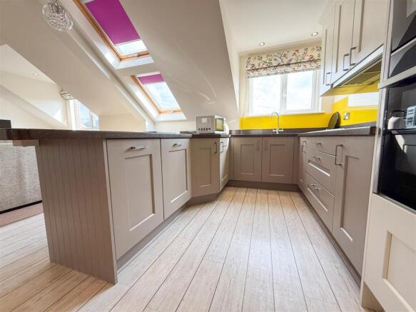 BREAKFAST KITCHEN AREA