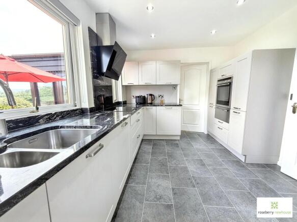 3 bed Detached for sale Image 7