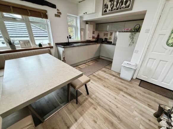 2 bed Bungalow for sale Image 6