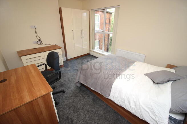 10 bed Terraced to rent Image 4