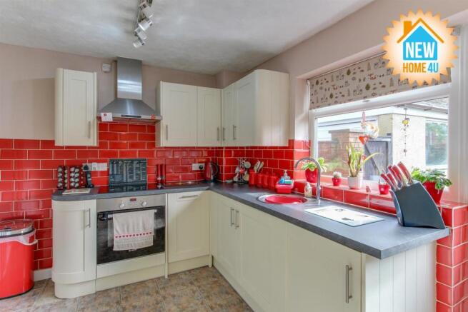 KITCHEN / DINING ROOM: