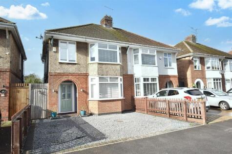 NN17, Woodlands Avenue, Corby