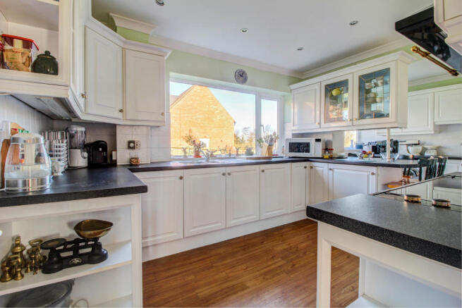 Kitchen / Breakfast Room (3)