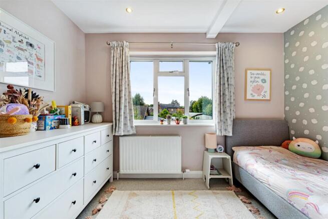 4 Fairbourne Drive-6.jpg