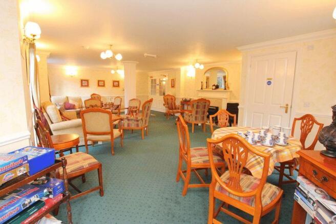 COMMUNAL LOUNGE