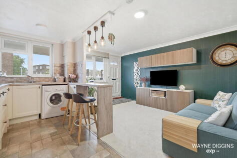 Peartree Close, South Ockendon, RM15 6PR