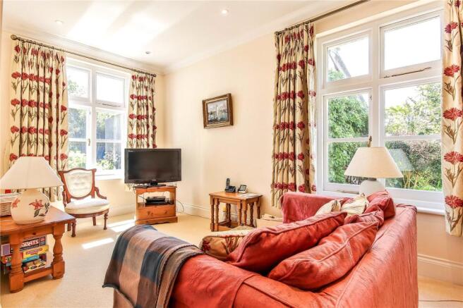 Tv / Dining Room