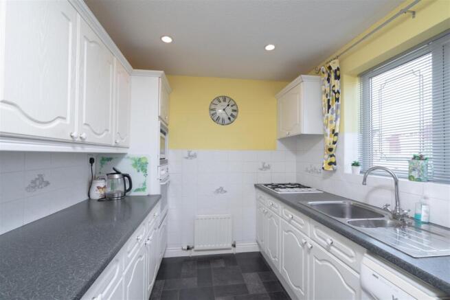 2 bed Detached Bungalow for sale Image 5