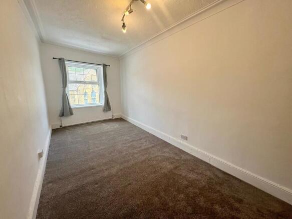 4 bed Terraced to rent Image 9