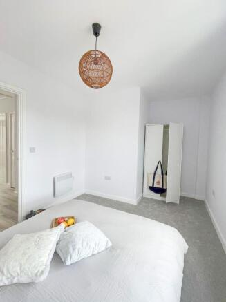 2 bed Flat to rent Image 8