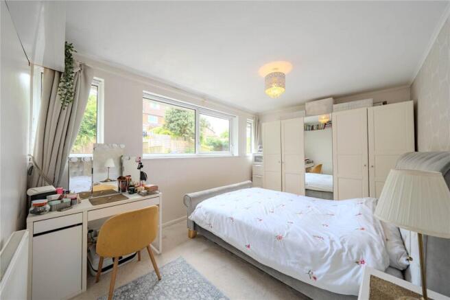 4 bed Town House for sale Image 8