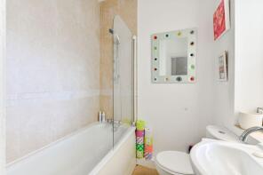 Flat A, 253, Balham High Road, London SW17 7BE