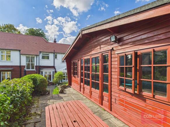 4 bed Detached for sale Image 9