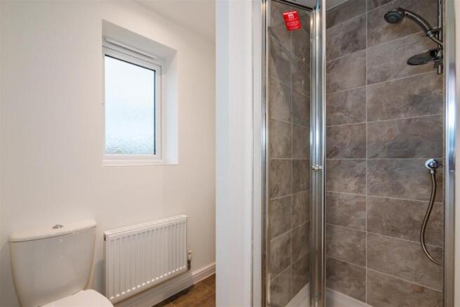 3 bed Semi-Detached to rent Image 11