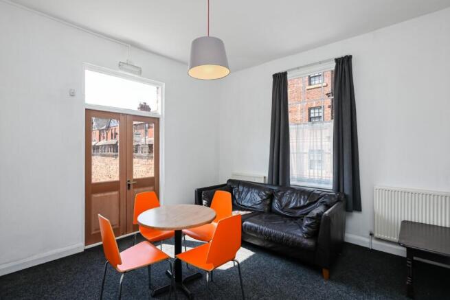 1 bed House Share to rent Image 4