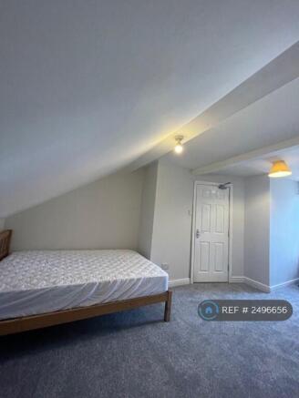 4 bed Semi-Detached to rent Image 10