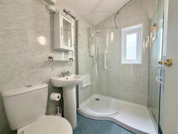 3 bed Terraced for sale Image 6