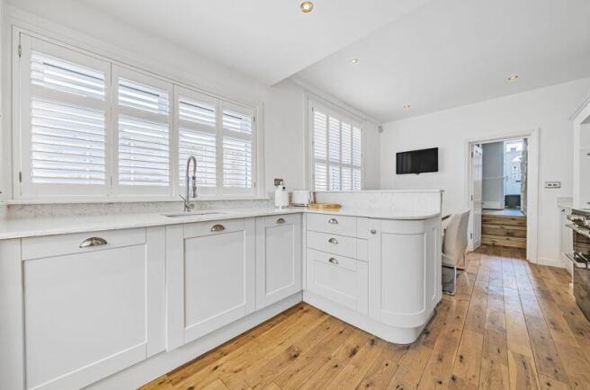 Kitchen Diner Shot 2