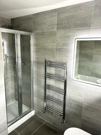 Linwood Drive, Bathroom.jpg