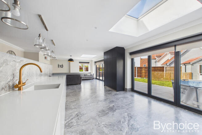 CAM05449G0-PR0071-STILL005