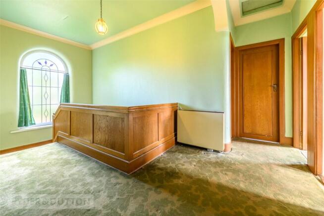 4 bed Semi-Detached for sale Image 9