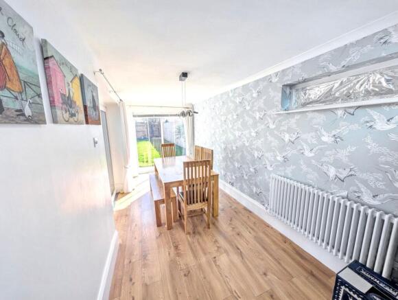 4 bed Semi-Detached for sale Image 12