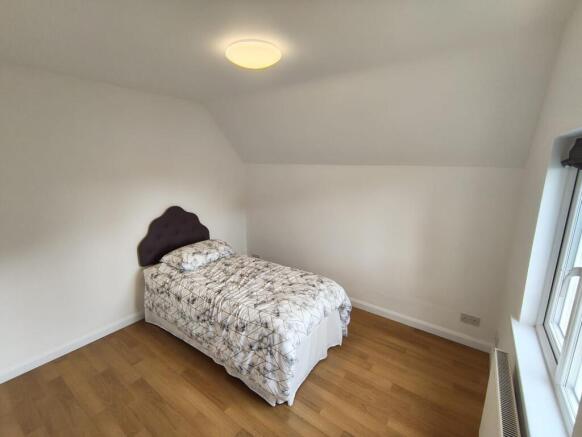 3 bed Semi-Detached for sale Image 12