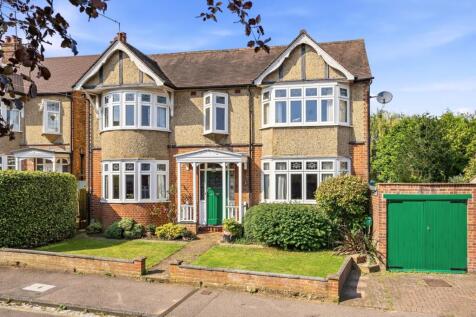 Vanda Crescent, St. Albans, Hertfordshire, AL1