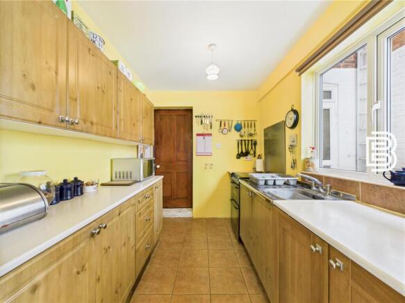 Kitchen (2).jpg
