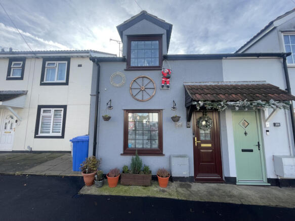 Two bedroom cottage for Rent- Felixstowe- Wainwri