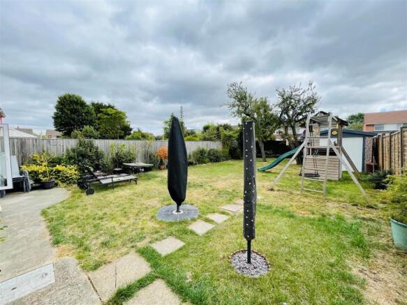 11cargdn1.jpg