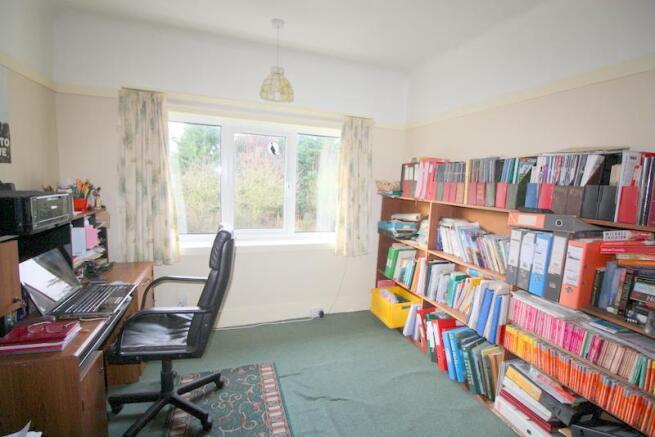 Bedroom 3/Study