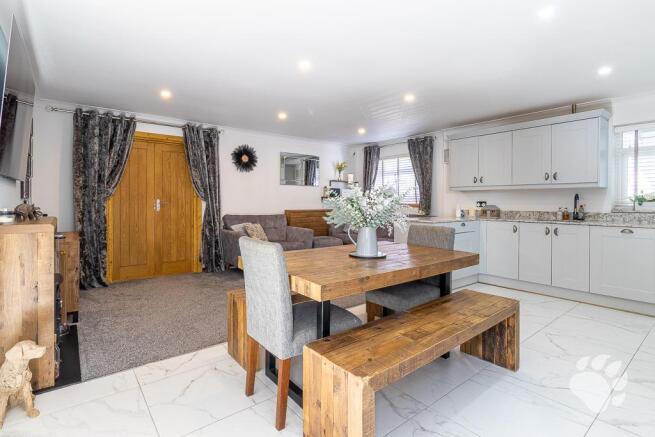 Bungalow - Kitchen / Family Room