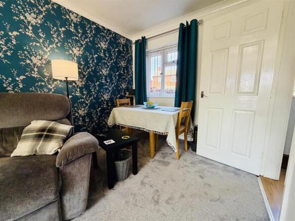 3 bed Terraced for sale Image 5