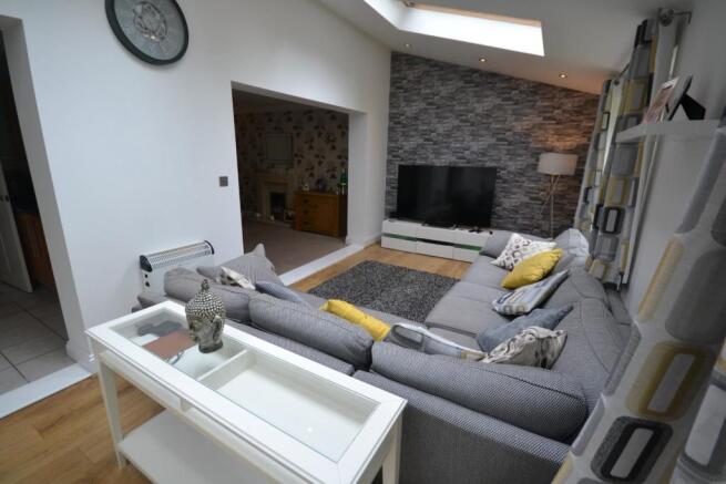 SUN LOUNGE TV AREA
