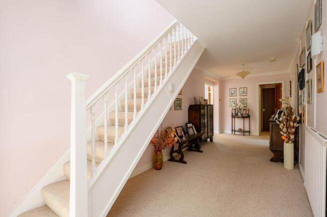 5 bed Detached for sale Image 10