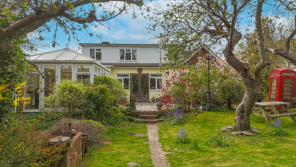 6 Little Orchard, Meadow Close, Christchurch BH23 7BD