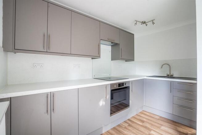 1 bed Flat to rent Image 4