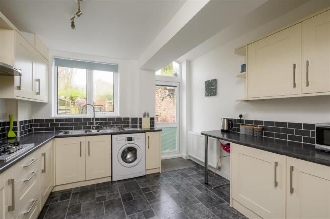 2 bed Semi-Detached for sale Image 11