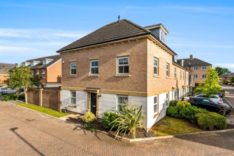 Pickering Gardens, Harrogate, North Yorkshire, HG1