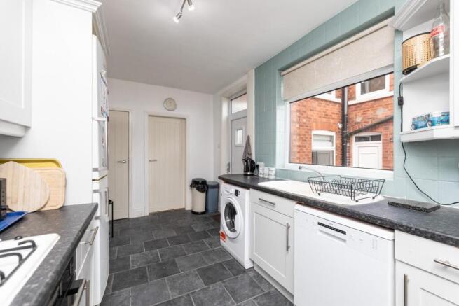 5 bed Terraced to rent Image 6