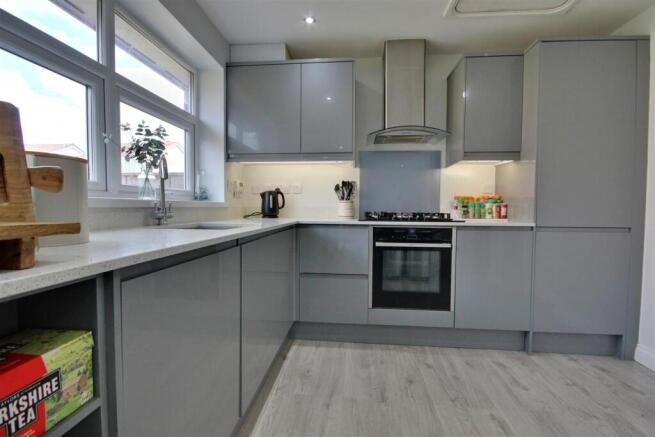 3 bed Link Detached House for sale Image 8